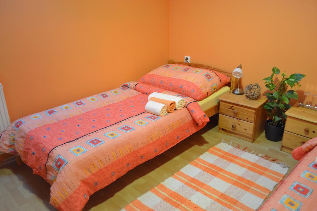 Byron Hotel Zlaté Moravce Стая снимка