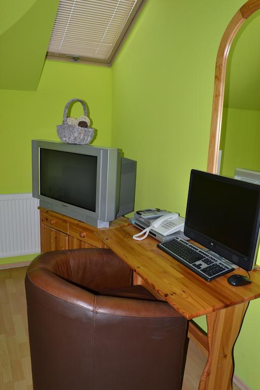 Byron Hotel Zlaté Moravce Стая снимка