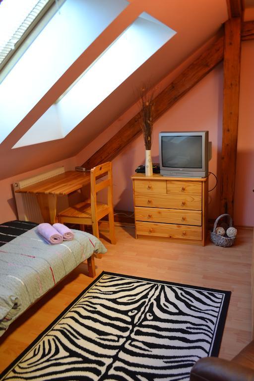 Byron Hotel Zlaté Moravce Стая снимка