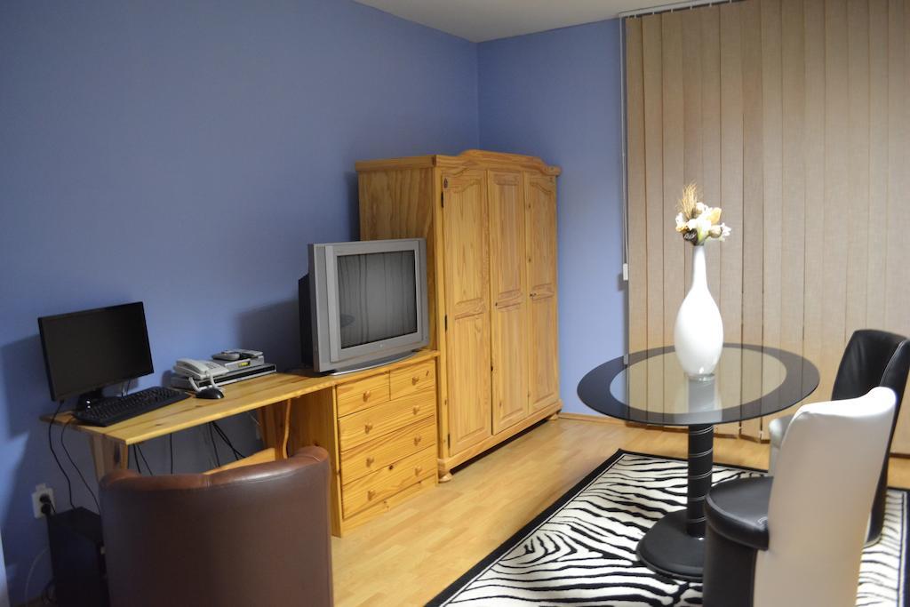 Byron Hotel Zlaté Moravce Стая снимка
