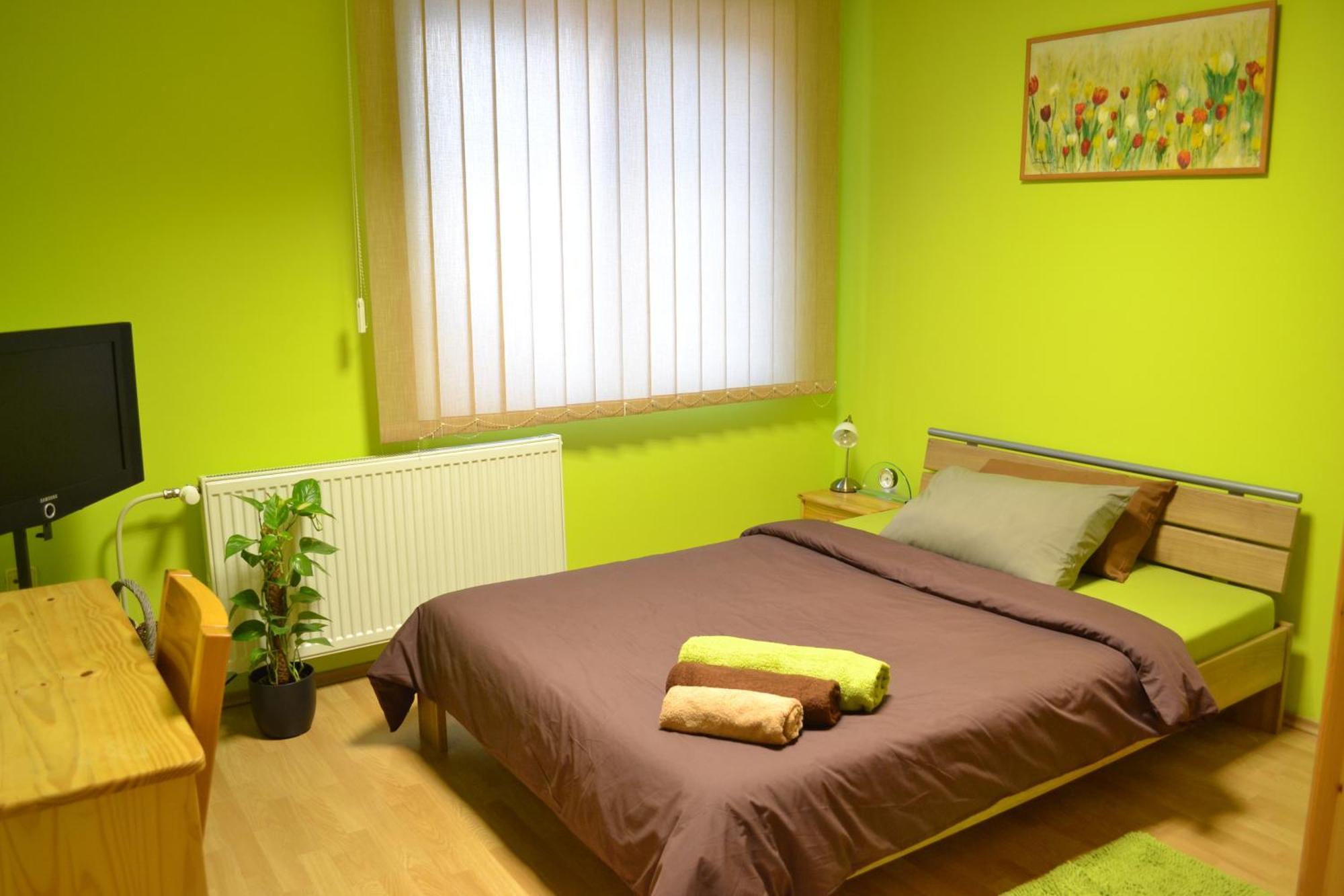 Byron Hotel Zlaté Moravce Екстериор снимка